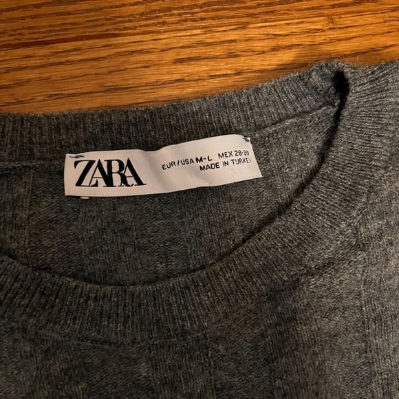 Zara loose fit textured knitted sweater size M-L - Picture 2 of 6